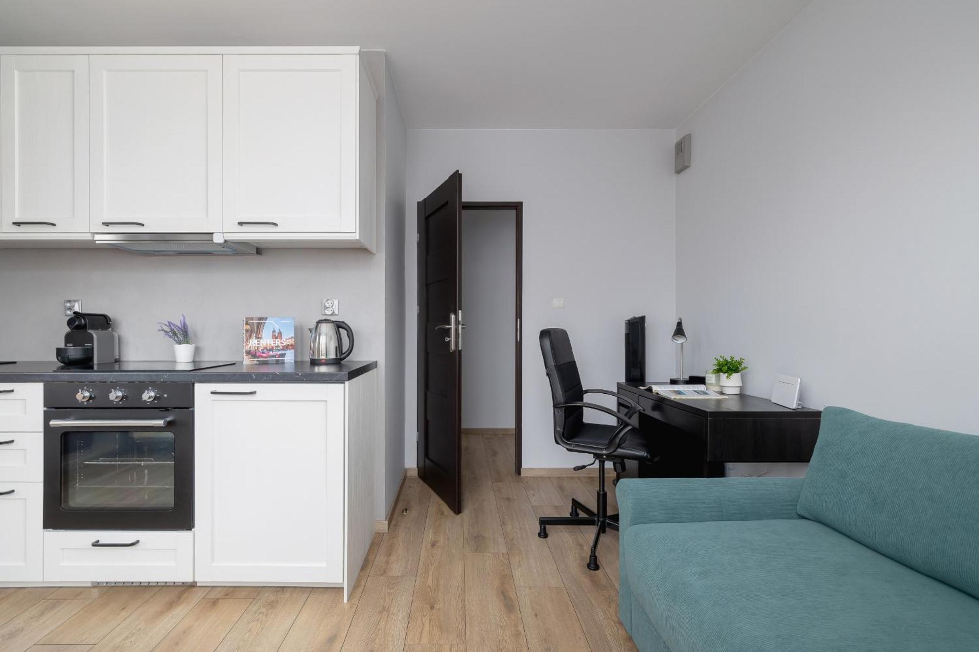 Stylish Apartment With Balcony & Parking Cracow By Noclegi Renters Cracóvia Exterior foto
