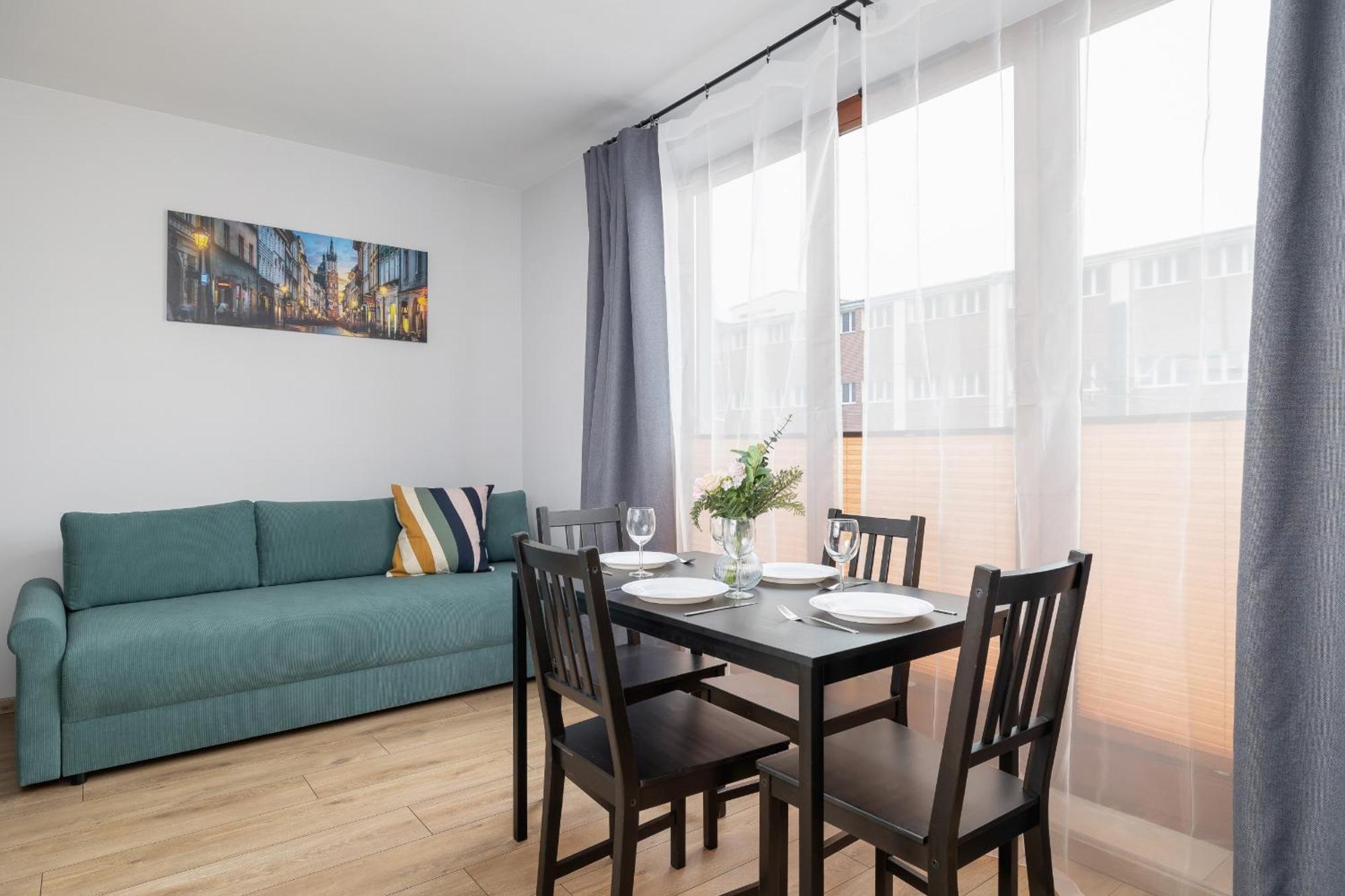 Stylish Apartment With Balcony & Parking Cracow By Noclegi Renters Cracóvia Exterior foto